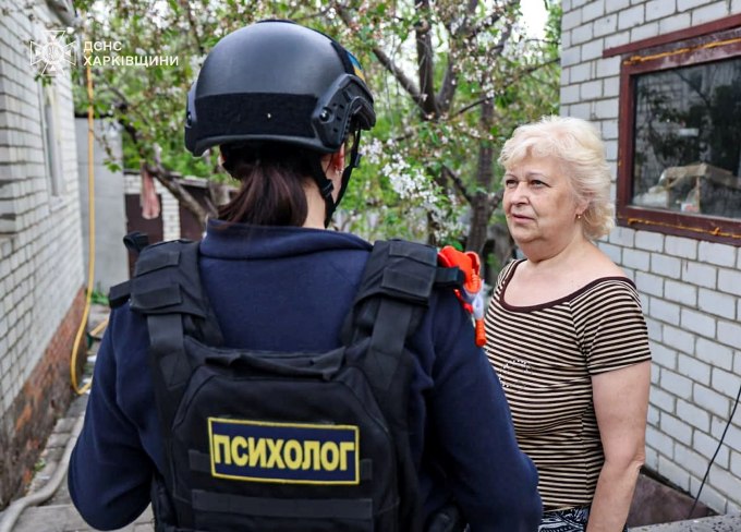 Рятувальники ліквідували пожежу після атаки БпЛА у Харкові